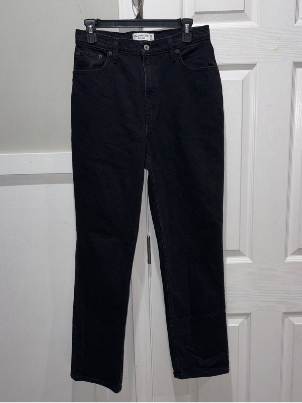 Abercrombie & Fitch The 90s Black Straight Leg Jeans Women's Size 29
